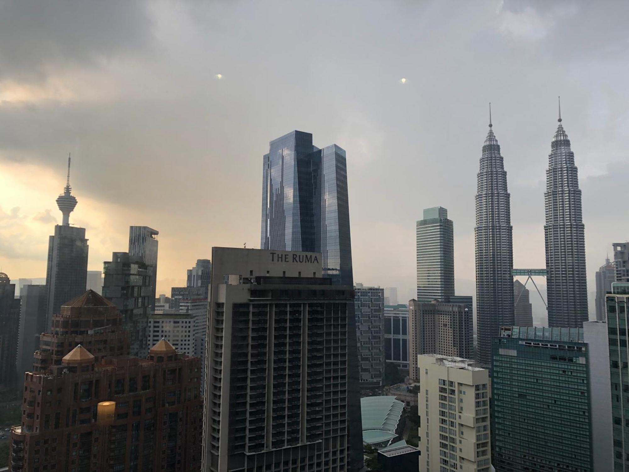 8 Kia Peng Suites Klcc By Luna 쿠알라룸푸르 외부 사진